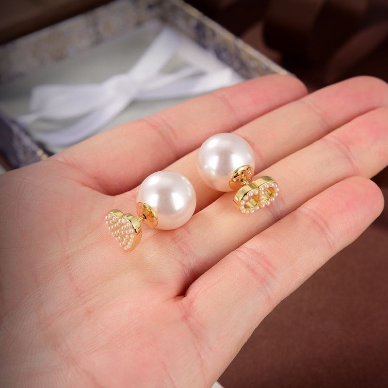 chr1st1an D10r earrings